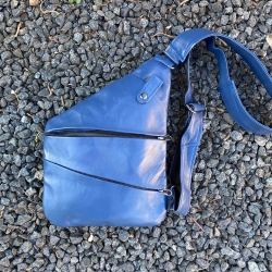 denim blå Iben rygsæk crossbody - Lammeskind - Freja skind