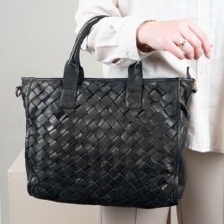 Avery skuldertaske - Stor Montana taske i sort læder - 272113