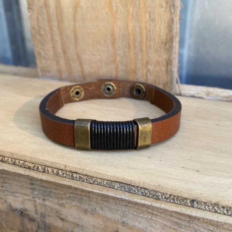 Stones läderarmband i känguruläder från Freja Skind