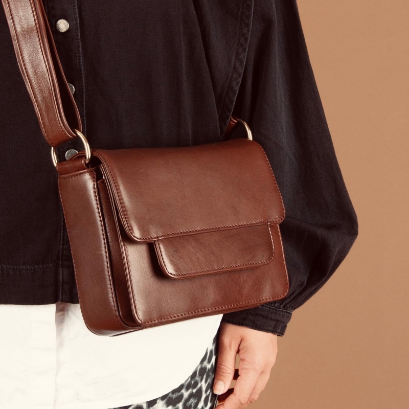 Augusta crossbody taske fra Treats - Freja skind