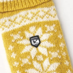 Isvik strikluffe - Hestra - Gul og offwhite - Freja skind