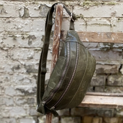 Army grøn Tilde bumbag - Corium - Freja skind