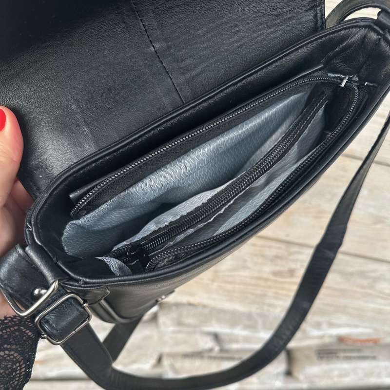 Ida skuldertaske m.klap  - Sort lammeskind -Freja skind