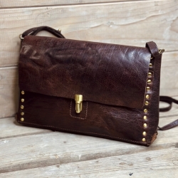 Crossbody-väska - Brun buffelskinn med nitar - Treats