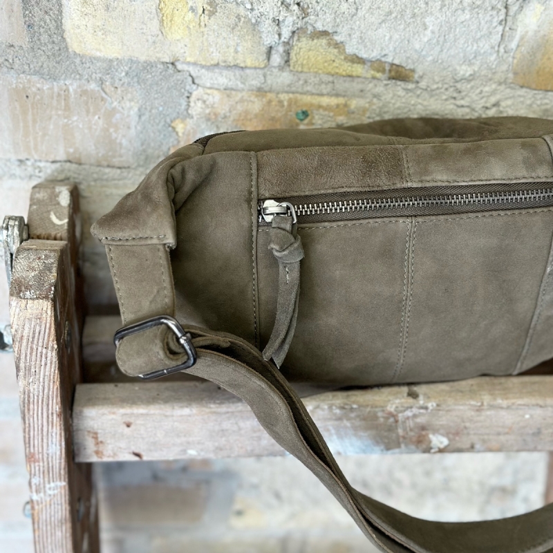 Silja suede bumbag - Olivengrøn blød ruskind - Freja skind