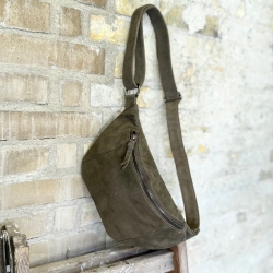 Silja suede bumbag - Olivengrøn blød ruskind - Freja skind