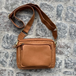 Cognac Wilma crossbody taske fra Treats - 282252 - Freja skind