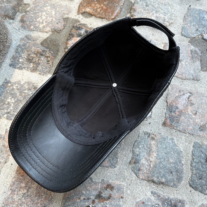 Sort skind cap  dame - i ægte lammeskind - Freja skind