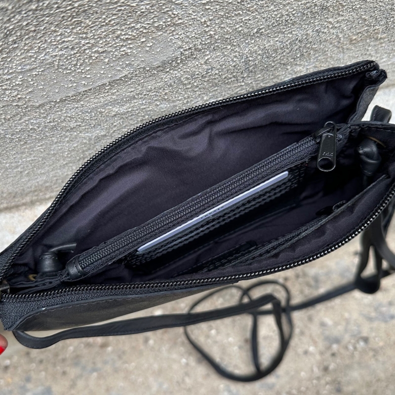 Gro Crossbody-väska - Axel- och handrem - Svart el. cognac skinn