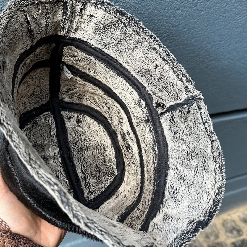 Sort dame bøllehat af kopels - Freja skind