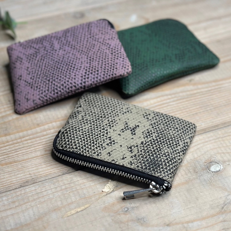 Naya lille skindpung med slangemønster - Treats - 180901