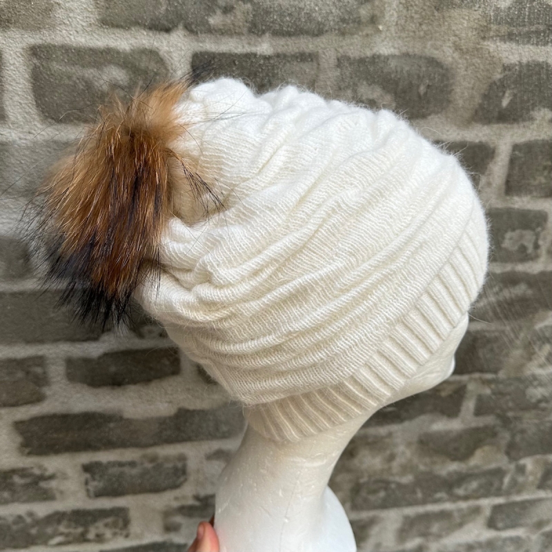 Stickad mössa med pälsboll - Krämvit - Dam - Cashmere, Angora och ull