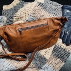 Bæltetaske - dame - Wanda - Blød cognac skind - aft rem - Freja skind