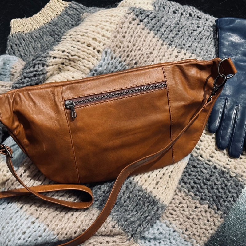 Bæltetaske - dame - Wanda - Blød cognac skind - aft rem - Freja skind