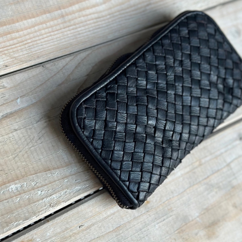 Selina pengepung - sort - Montana 162200