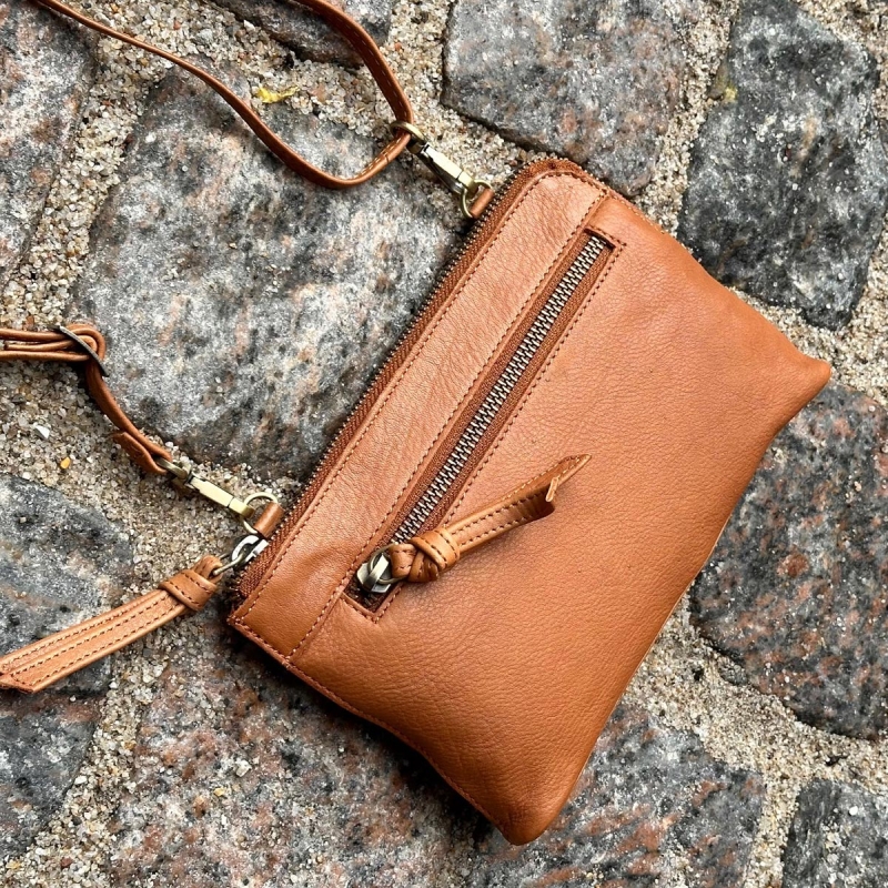 Nanna crossbody mobiltaske - Treats - 220806