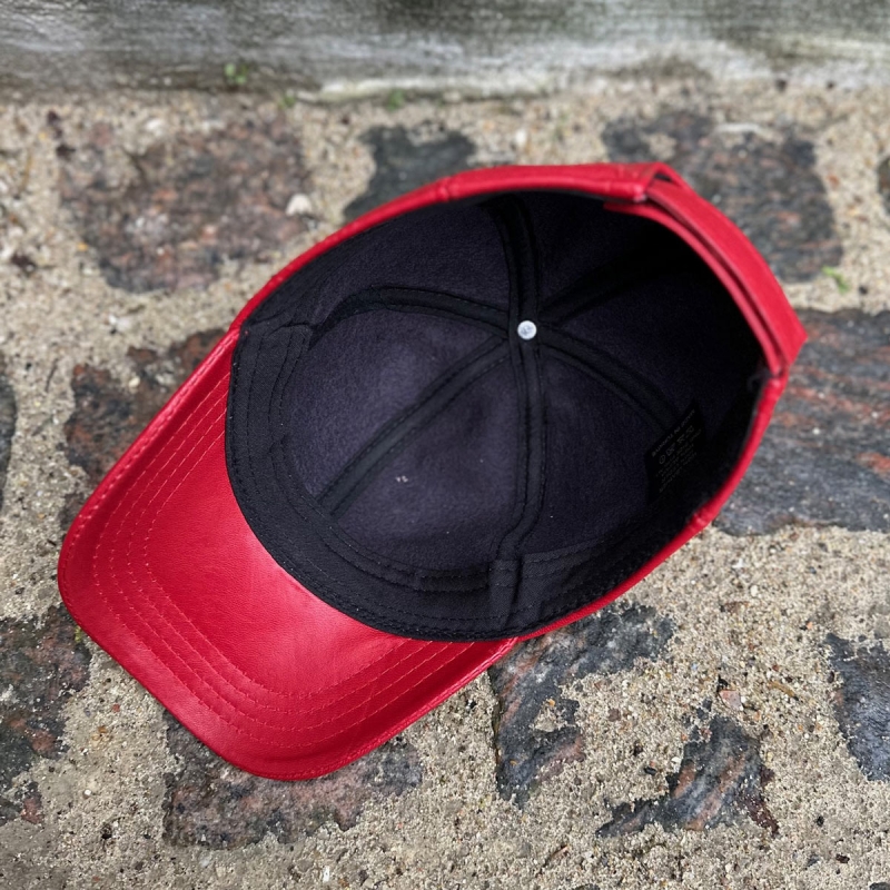 Rød herre skind cap - Blød lammeskind - Freja skind