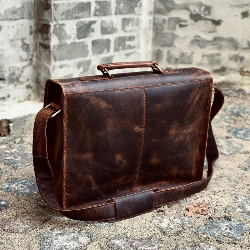 Garry dataväska - Brun buffel - 15,6" pc - Från The Rat pack