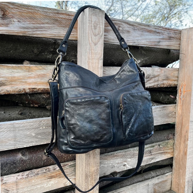 Kinsey Crossbody-väska - Svart buffelskinn - Montana