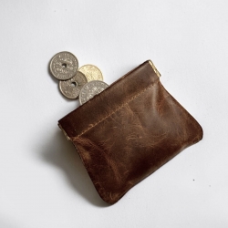 Møller klemmepung i brun kalveskind fra Leather design - Freja skind