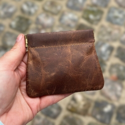 Møller klemmepung i brun kalveskind fra Leather design - Freja skind