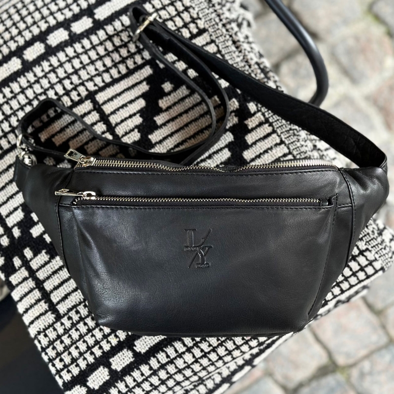 Sort bumbag  i blød skind - Maya fra danske Levinsky - Freja skind