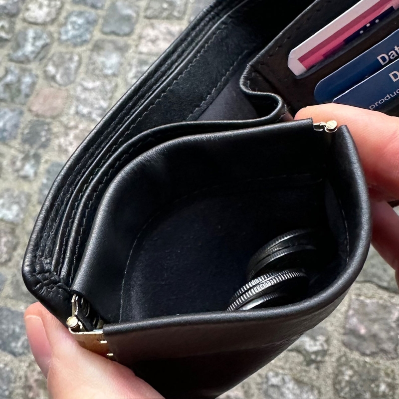 Nielsen klemmepung med fold ud - Leather design - Freja skind