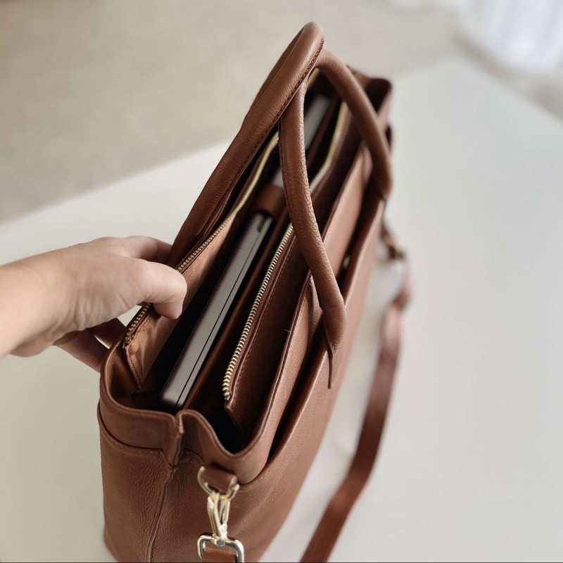 Karely Lavish arbejdstaske - Eksklusiv computertaske i cognac Læder - Treats 282445 - Freja skind