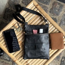 sort Andrea crossover taske - Freja skind