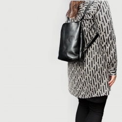 Line rygsæk og skuldertaske i blød sort skind - to i en - Freja skind