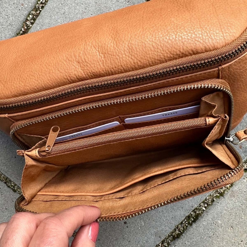 Cognac Fanni bumbag - Treats 282401 - Freja skind