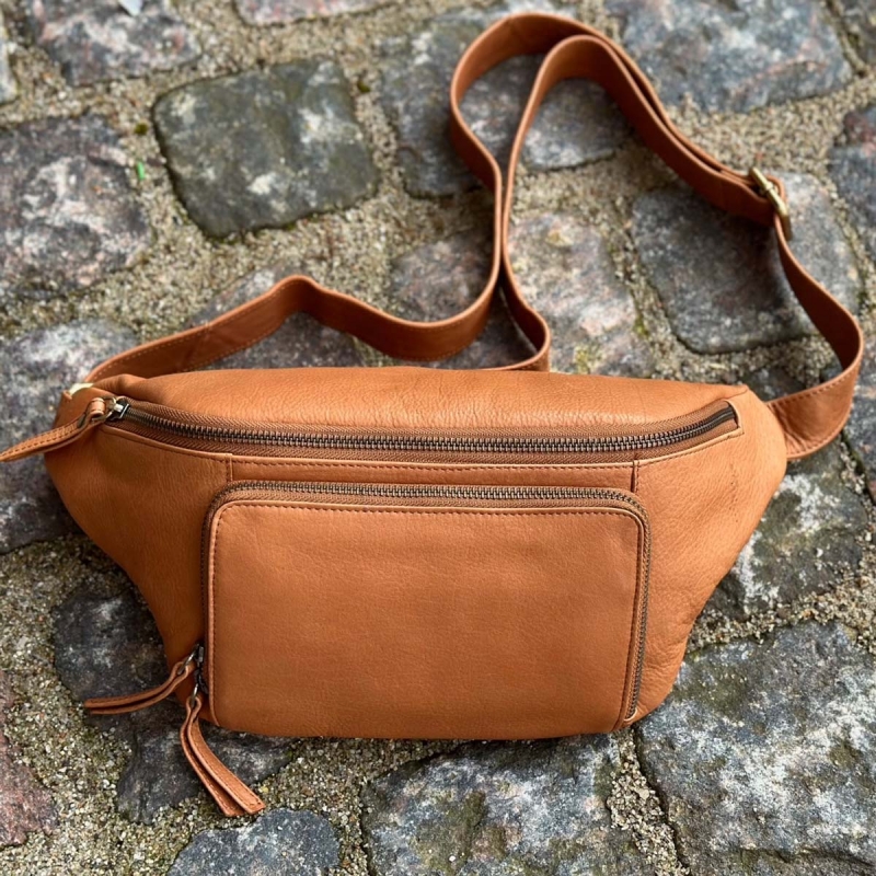 Cognac Fanni bumbag - Treats 282401 - Freja skind