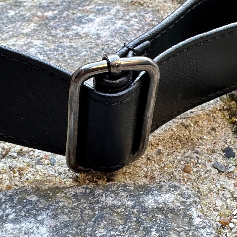 Sarah bumbag i blød sort lammeskind - Freja skind