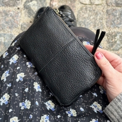 Sort Maya pengepung - Treats - 180808