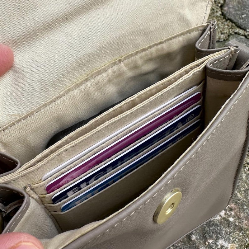 Mobilhanger i blød skind - Corium  - Freja skind