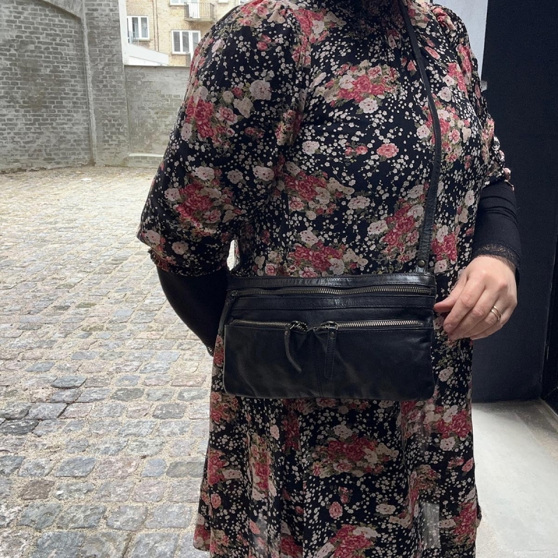sort Treats cross body taske - Dejlig pris