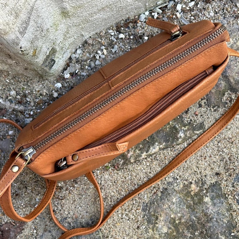Cognac Ulla crossbody taske - Treats - 282402 - Freja skind