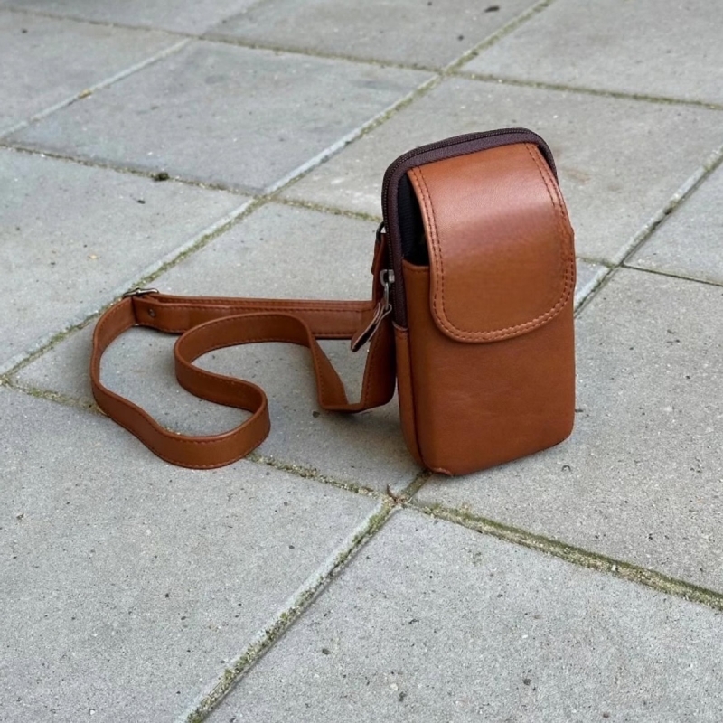 Cali mobilhanger i læder  - rejsetaske - Freja skind