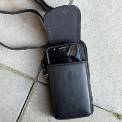 Cali mobilhanger i læder  - rejsetaske - Freja skind