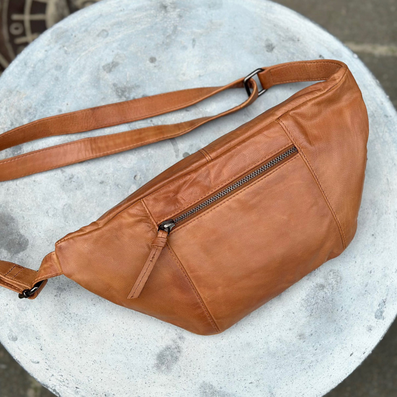 Vivian bumbag i blød skind - lys cognac - Freja skind
