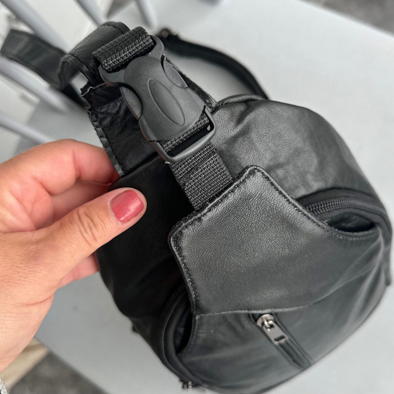 Bondi sleekbag - Svart lammskinn - Många fack - Freja Skind