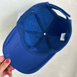 Blå skindcap i blød lammeskind - Freja skind