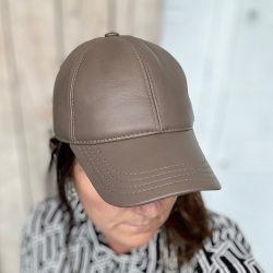 Nougat farvet dame skind cap - Freja skind