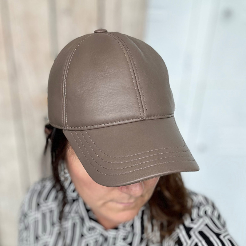 Nougat farvet dame skind cap - Freja skind