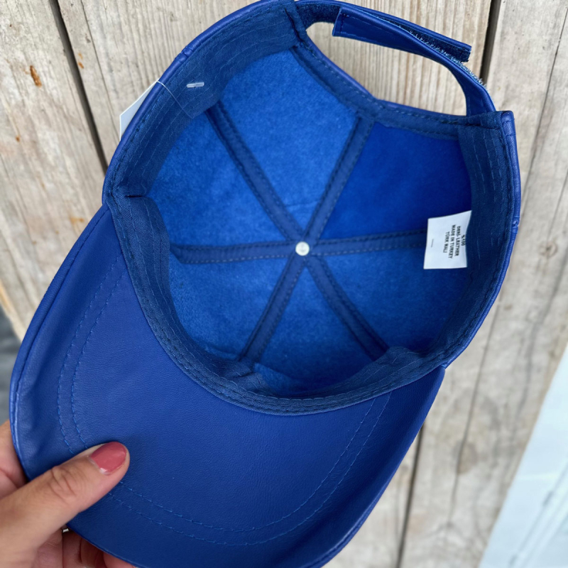 Blå skindcap herre - Freja skind