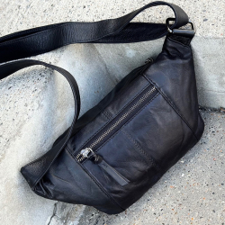 Sort Silja bumbag i blød sort skind - Freja skind