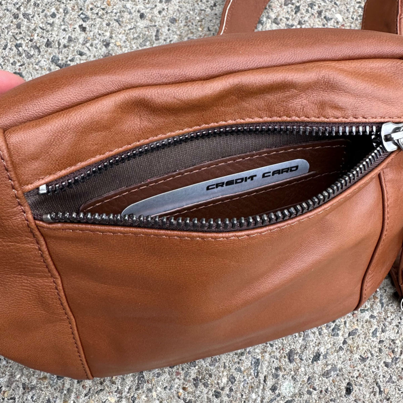 Cognac Sarah bumbag i blød lammeskind - Freja skind