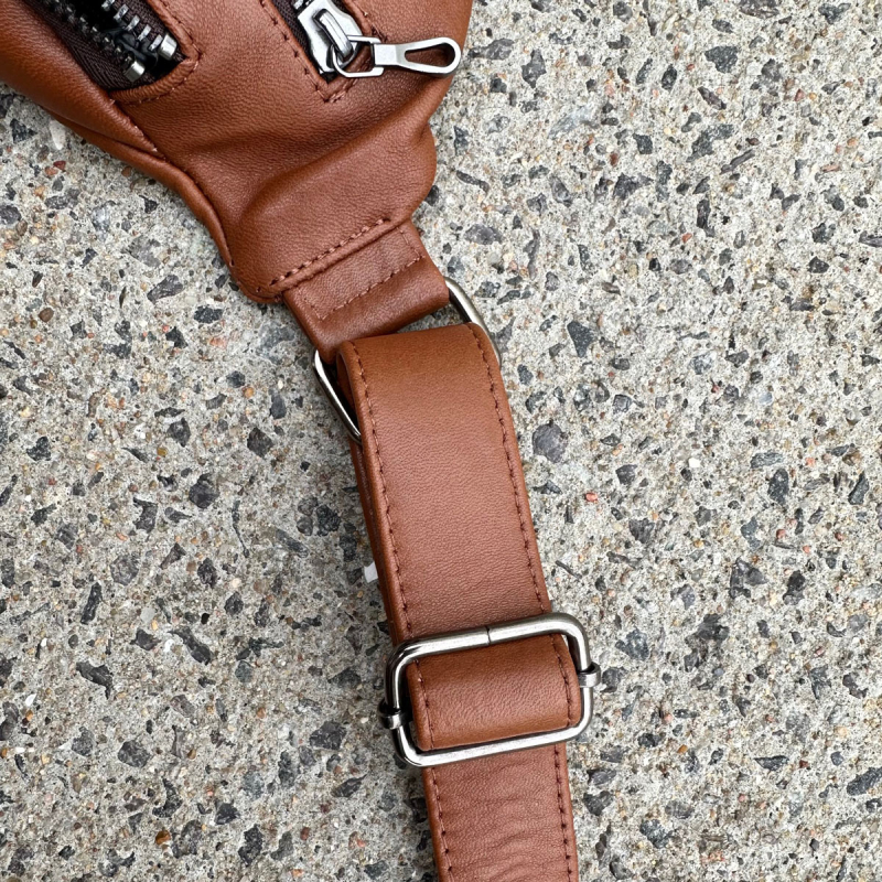 Cognac Sarah bumbag i blød lammeskind - Freja skind