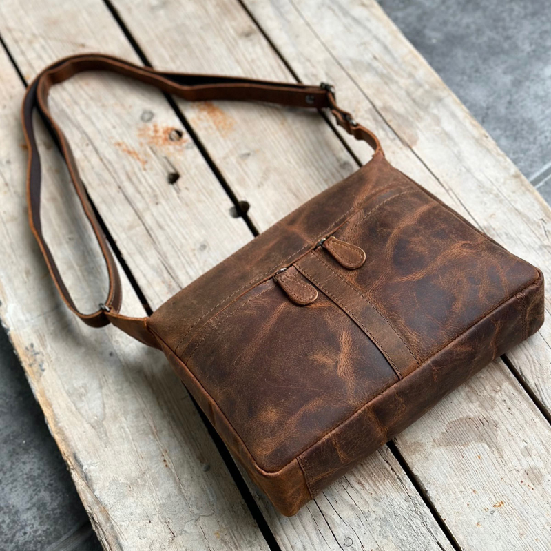 May skuldertaske i brun bøffelskind - Leather design  - Freja skind