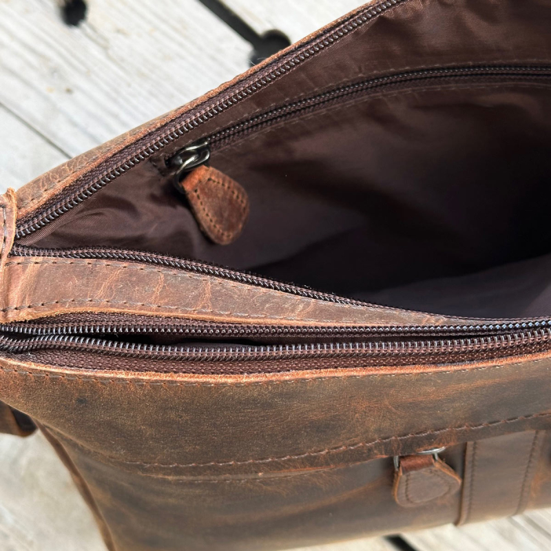 May skuldertaske i brun bøffelskind - Leather design  - Freja skind